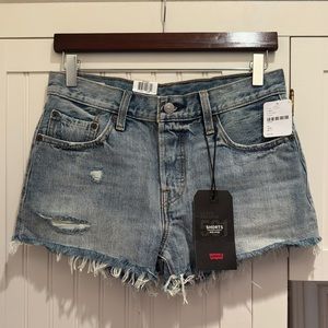 *NWT* Levi’s 501 Mid-Rise Short - Sky/Ciel